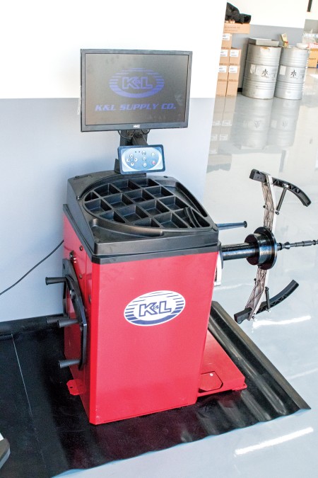 K&L MC207 WHEEL BALANCER(휠 발란서) - 모니터